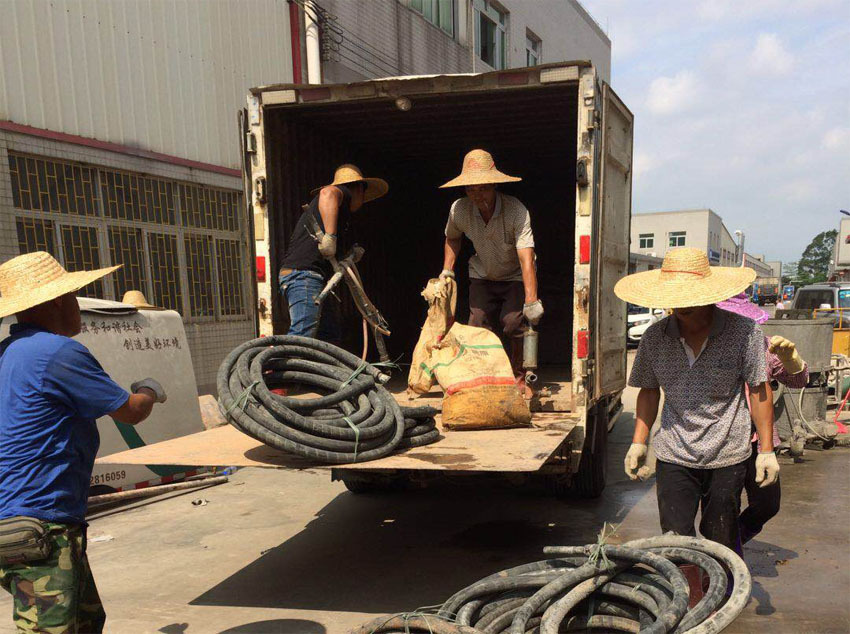 襄城一部件厂房地基出现下沉注浆加固